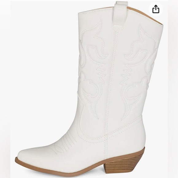 NWOT 2 in stacked heel white cowboy boot - Picture 6 of 7